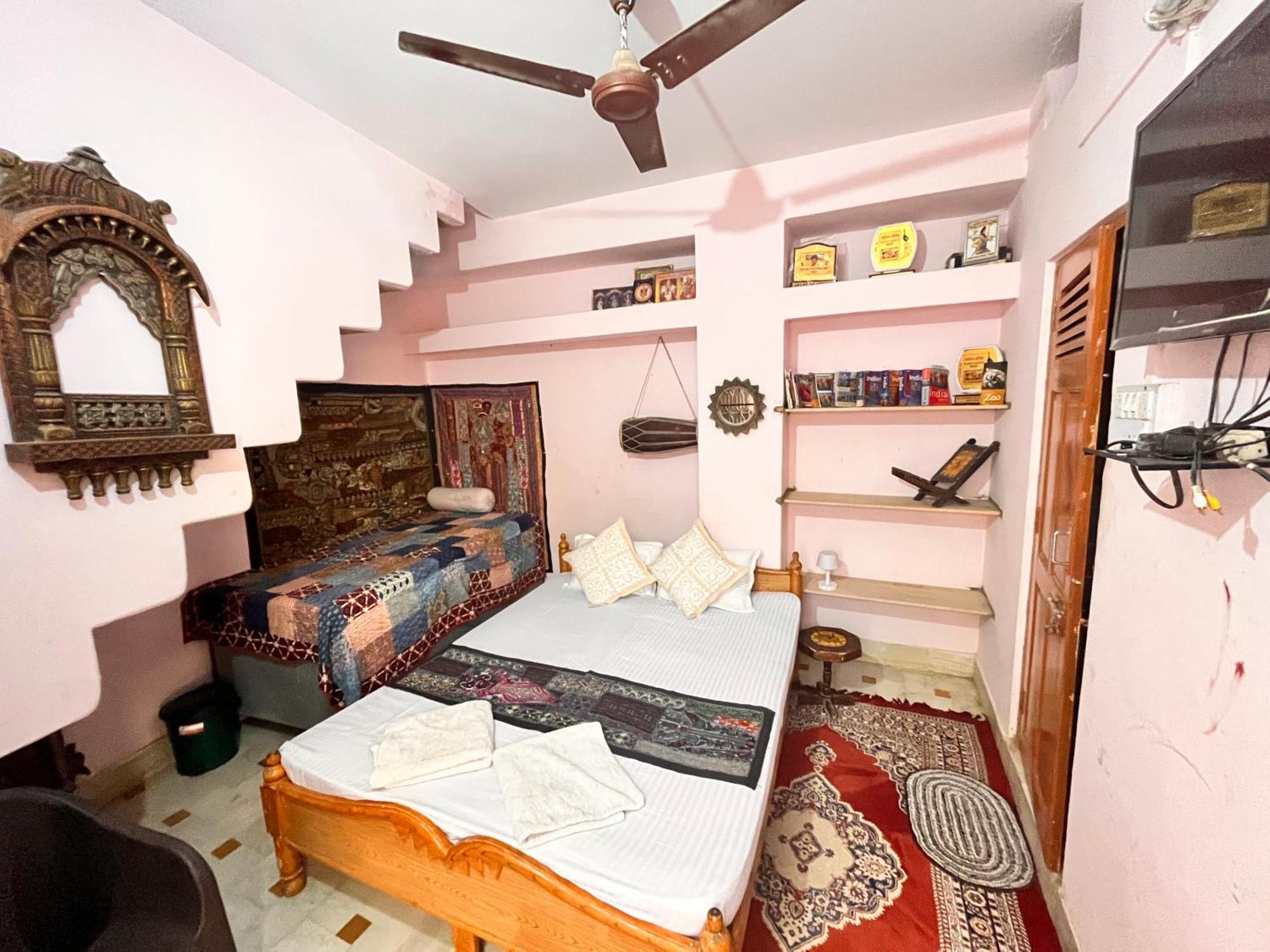 Hostel Marigold Home Stay Jaisalmer Exterior photo